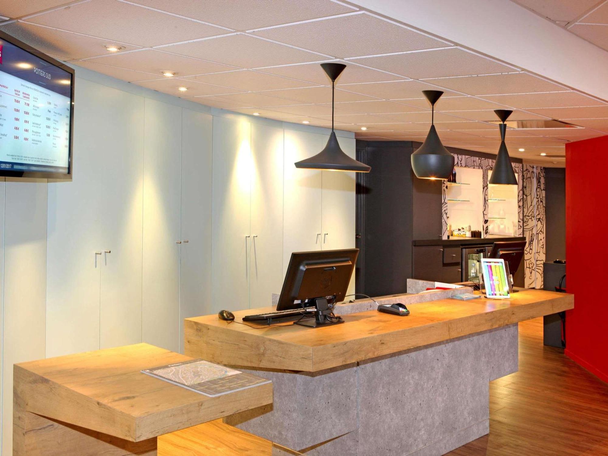 Ibis Poitiers Sud Hotel Ngoại thất bức ảnh